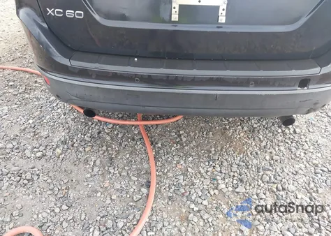 2011 Volvo Xc60 3.2/3.2 R-Design из США, поврежденный, VIN YV4952DLXB2159279